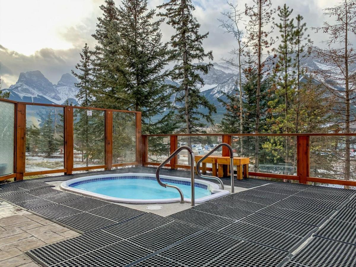 Inviting Rocky Mountain Hot Tub In Top Rated Condo Managed By Little Sister Getaways Canmore Exterior photo